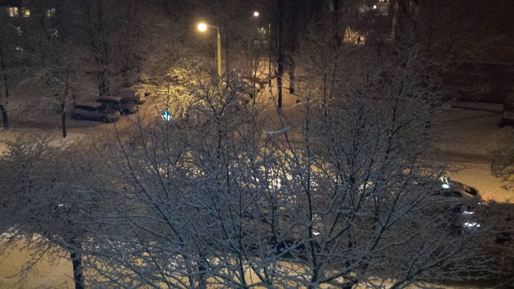 Zaśnieżona Łódź. Śnieg dał się we znaki kierowcom. Ale widok z mojego okna piękny
