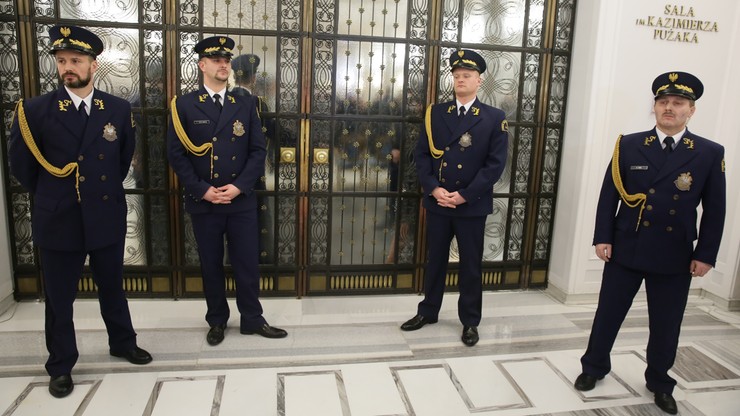 PiS chce przyspieszyć głosowanie nad budżetem. Poprawki w blokach