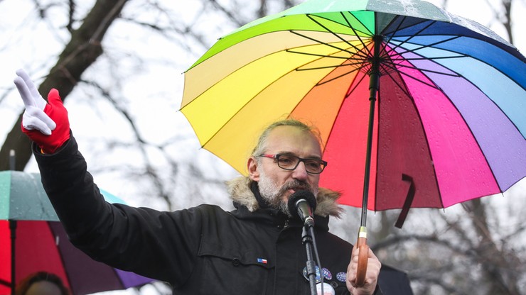 "Po kawałku odbierają nam Polskę". Marsz KOD w obronie sądów i samorządów