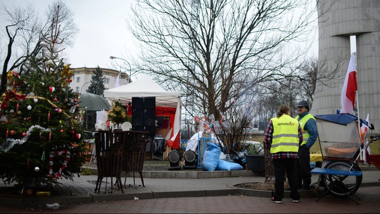 Manifestacja poparcia dla posłów opozycji
