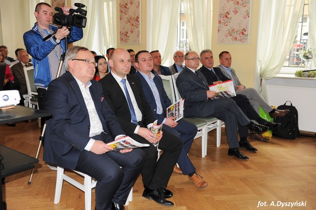 Konferencja prasowa na temat wyścigu "Szlakiem walk mjr. Hubala"