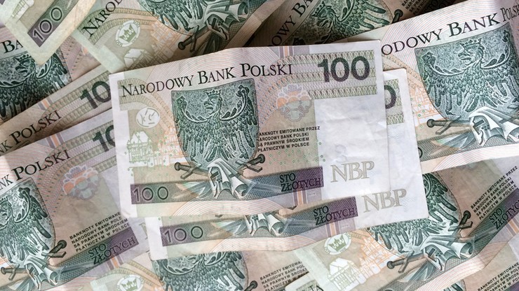 Komornik z Białegostoku przelewał pieniądze na prywatne konta