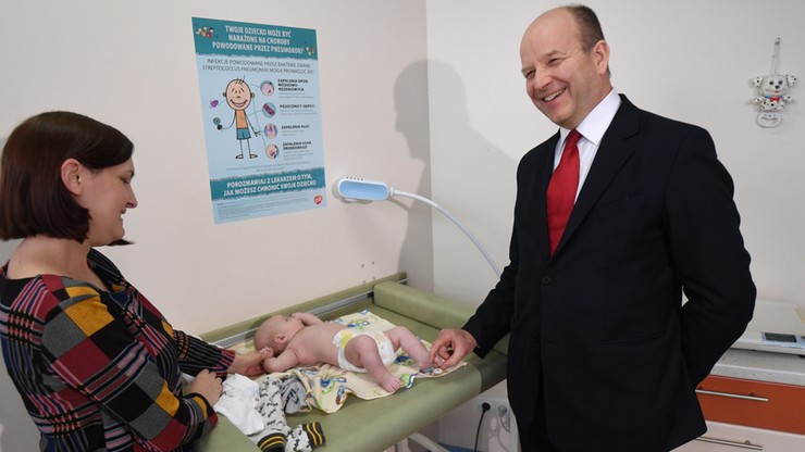 Radziwiłł: obowiązkowe szczepienia przeciw pneumokokom to krok naprzód
