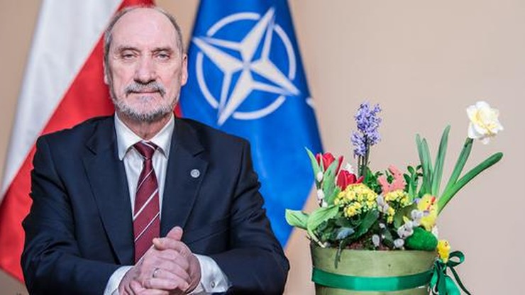 "Polska na progu Wielkiej Nocy jest bezpieczna". Szef MON składa życzenia wielkanocne