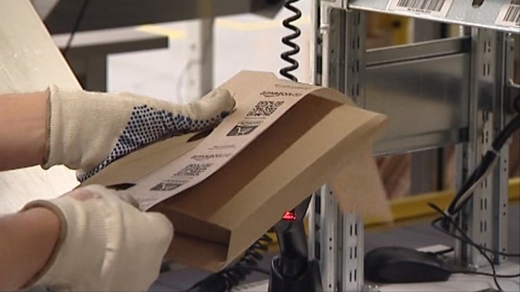Literatura negująca Holokaust dostępna w Amazonie. Yad Vashem apeluje o wstrzymanie sprzedaży