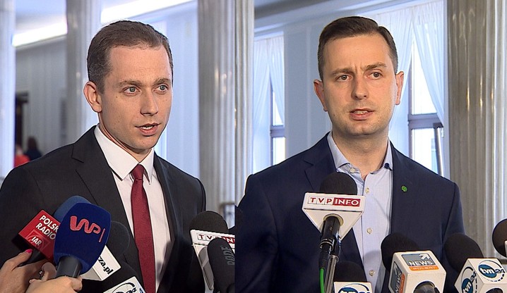 PO: PiS od 7 lat buduje kłamstwa na zamachu smoleńskim. PSL: prowadzona jest polityka na trumnach