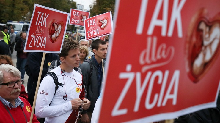 Projekt liberalizujący przepisy ws. aborcji odrzucony. Ustawa komitetu "Stop aborcji" skierowana do dalszych prac