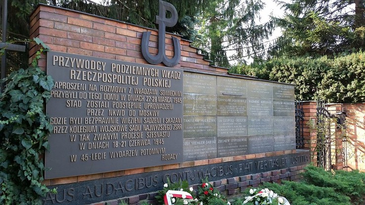 IPN apelował do Rosjan ws. "procesu szesnastu". "Komsomolska Prawda" ocenzurowała ogłoszenie