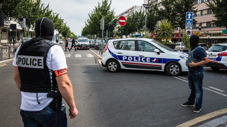 Śledztwa wokół wzajemnych oskarżeń MSW i władz lokalnych Nicei