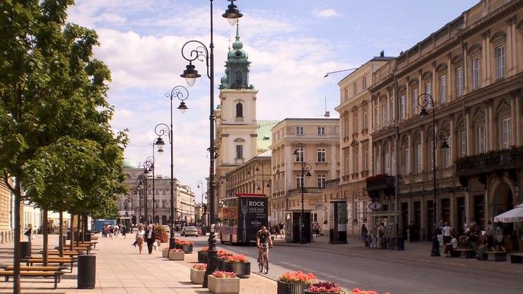 "Pomniki ofiar katastrofy i L. Kaczyńskiego staną na Krakowskim Przedmieściu"