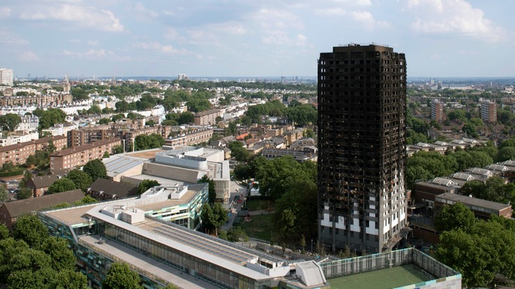 Wielka kontrola po pożarze Grenfell Tower. 27 wieżowców ma łatwopalną elewację