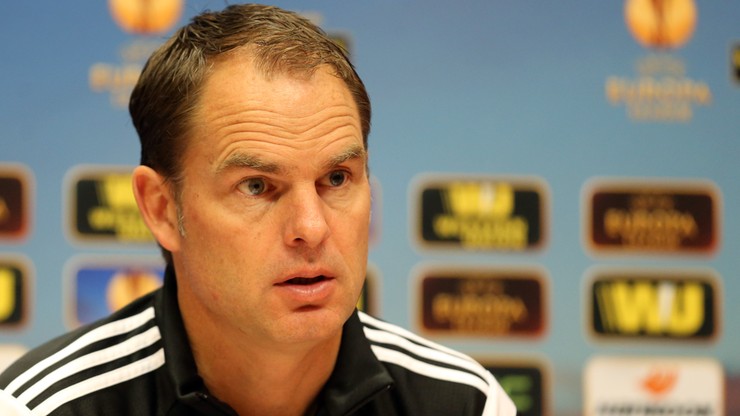 Frank de Boer poprowadzi Ajax w kolejnym sezonie