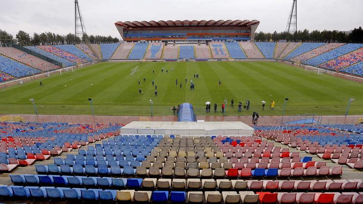 Rumunia zagra przy pustych trybunach