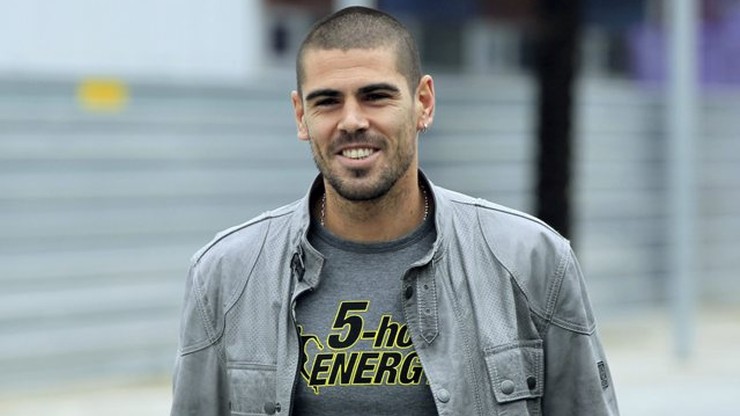 Victor Valdes będzie trenował z Manchesterem United