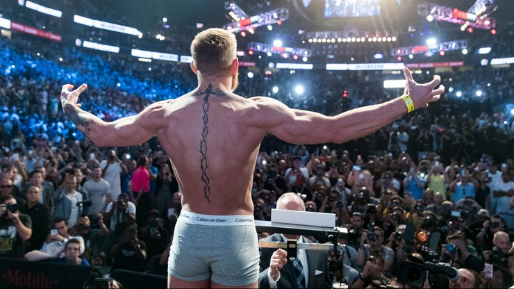 Tysiące kibiców na ważeniu w Las Vegas: Floyd i Conor w limicie!