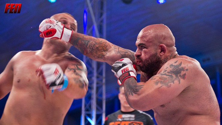 Szostak oddał wypłatę na cele charytatywne