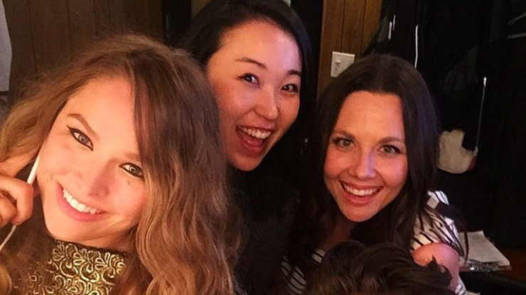 KOSTYRKI: tenisowe śluby i piękne kobiety w UFC