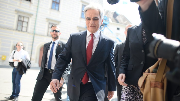 Kanclerz Austrii ustąpił ze stanowiska. Utracił poparcie partii