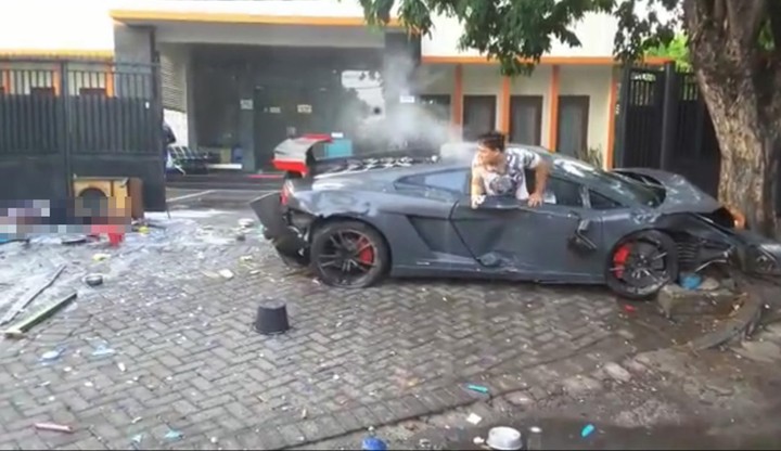 Lamborghini ścigało się z ferrari. 1 osoba nie żyje