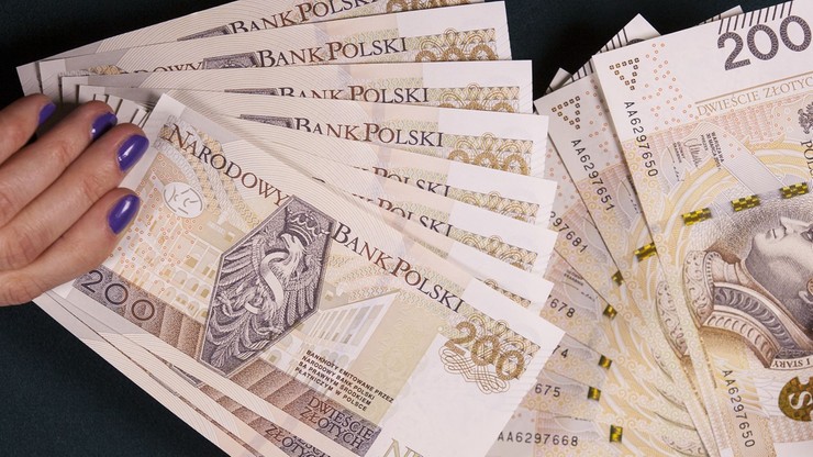 Rekordzista zalega prawie 100 mln zł. Najnowsze dane o niepłaconych długach