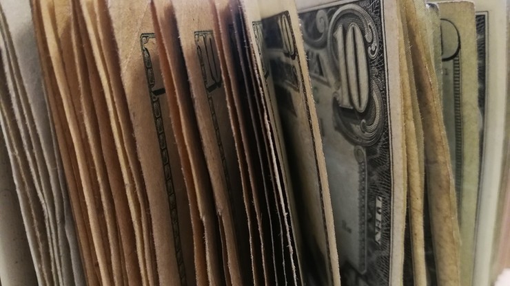 Wynajmują magazyny m.in. Amazonowi. Za prawie 12 mld dolarów przejmą ich Chińczycy