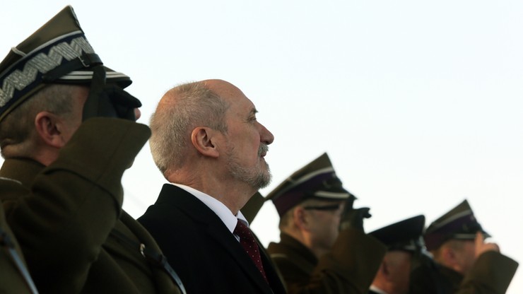 "Odpowiedzialność Rosjan - przesądzona" - szef MON o katastrofie smoleńskiej