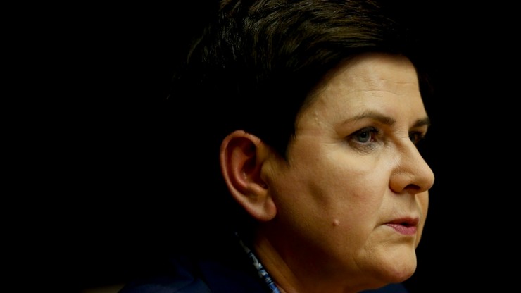 Sondaż: Polacy podzieleni ws. rządu Beaty Szydło
