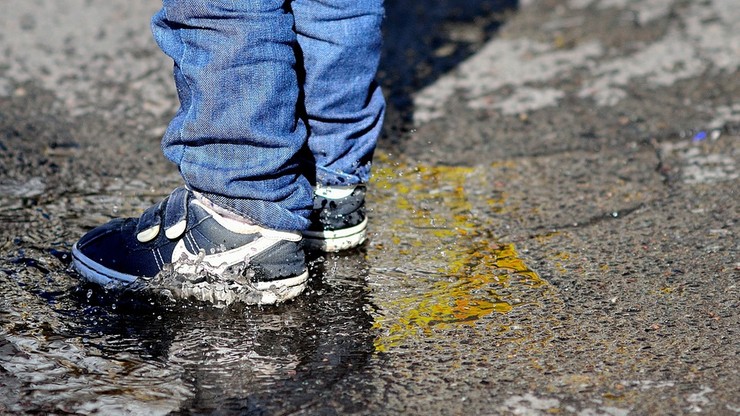 Dwulatek "uciekł" ze żłobka, znaleźli go przechodnie. Policja prowadzi postępowanie