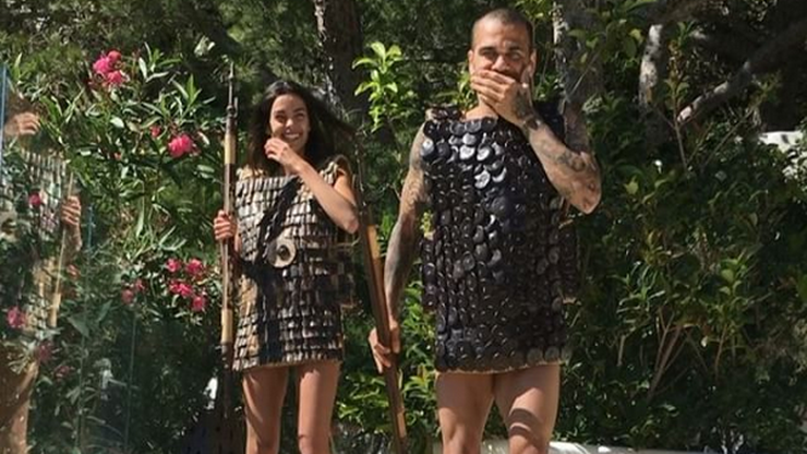 Dani Alves jaskiniowcem? Dzikie zachowanie Brazylijczyka (WIDEO)