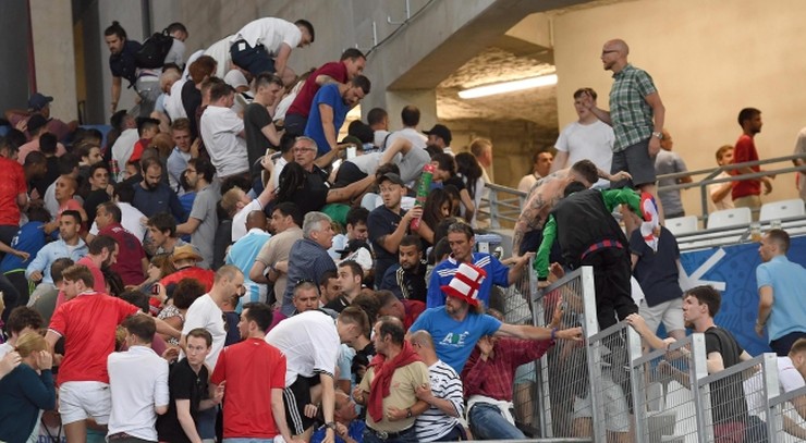 Euro 2016: Rosja zdyskwalifikowana! Kara na razie zawieszona