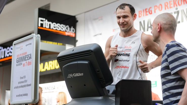 Polak pobił rekord Guinnessa w siedmiodniowym biegu na bieżni