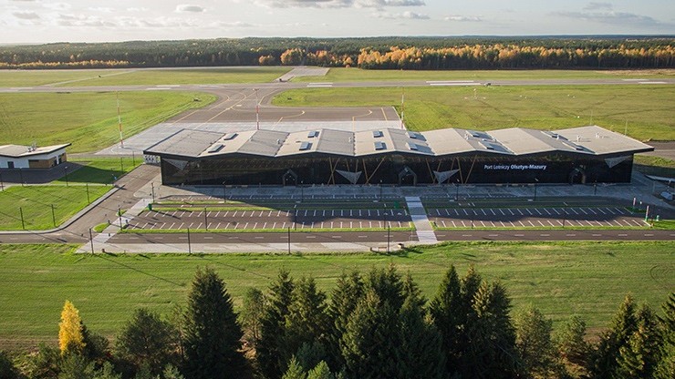 Od 1 listopada całodobowe przejście graniczne na lotnisku w Szymanach
