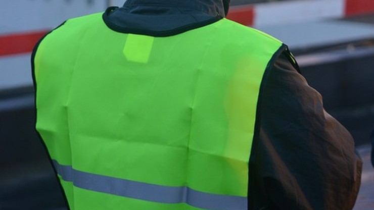 UOKiK: co druga kamizelka odblaskowa nie spełniała wymogów. "To brak odpowiedniej widoczności użytkownika"