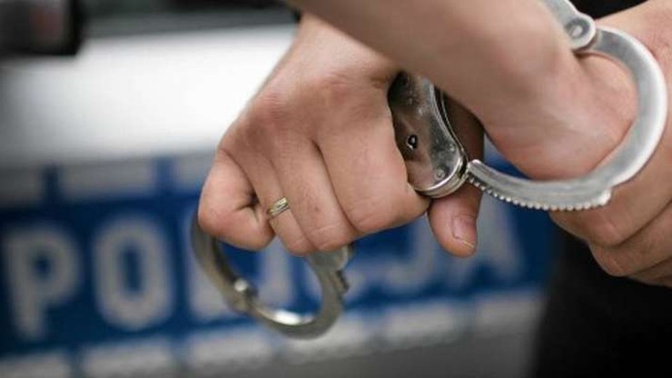 Brutalny atak na matkę z dziećmi. Znaleziono ich nieprzytomnych z poważnymi obrażeniami