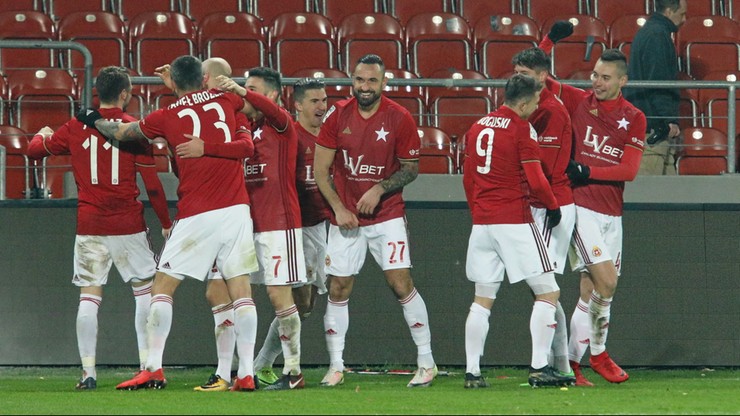 Demolka w derbach Krakowa! Gol Carlitosa ozdobą meczu