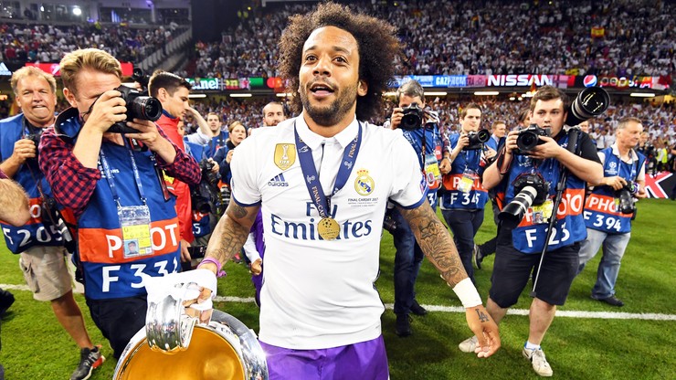 Nietrzeźwy Marcelo pomylił liczbę trofeów ze swoim numerem, Roberto Carlos miał niezły ubaw!
