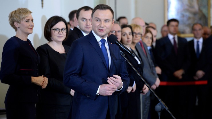Prezydent Duda złoży w piątek w Sejmie projekt ustawy obniżającej wiek emerytalny