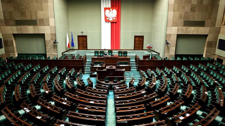 Sondaż Kantar Public: PiS na czele. W Sejmie SLD, Nowoczesna i PSL - na granicy progu