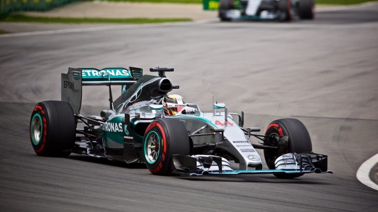 Hamilton triumfuje w Kanadzie