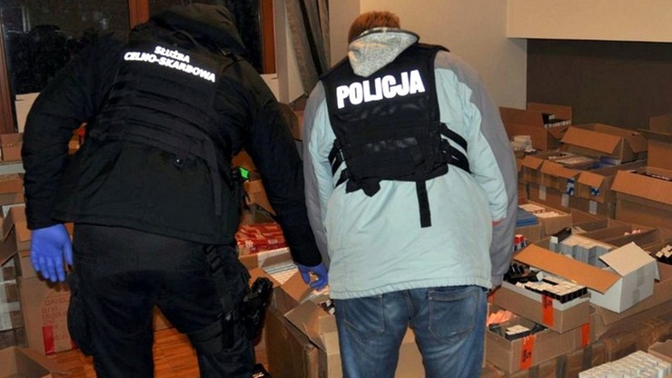 Podrabiane kosmetyki warte 2,7 mln zł. Akcja służb pod Warszawą