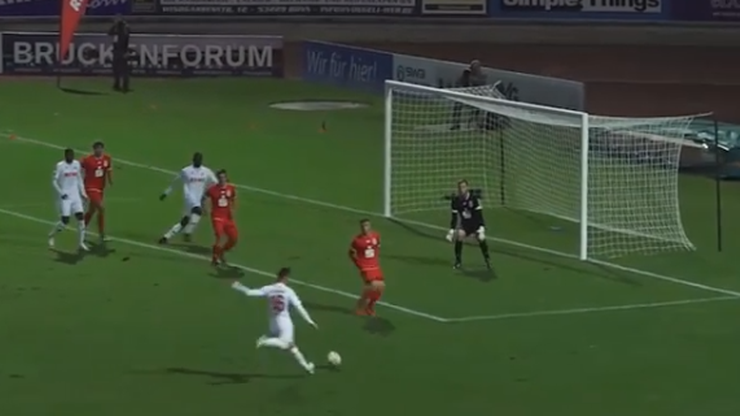 Kosmiczny gol Olkowskiego! (WIDEO)