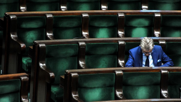 Działacz podziemnej "S": Piotrowicz nękał opozycję jeszcze pod koniec lat 80-tych