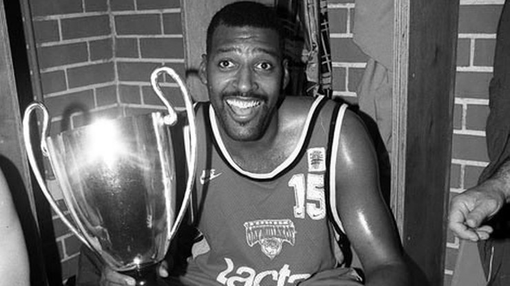 Zmarł amerykański koszykarz Roy Tarpley