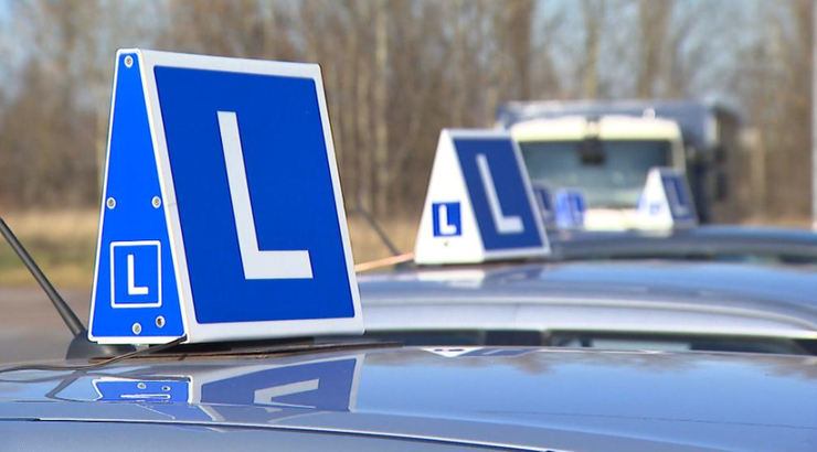 Załatwiali prawa jazdy za łapówki. Aż 41 osób z zarzutami