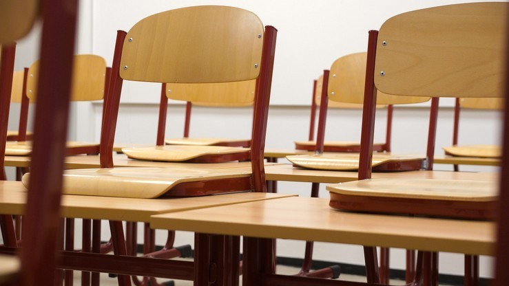 Wnioski o "500+" w szkołach tylko za zgodą pracowników – MEN komentuje list ZNP