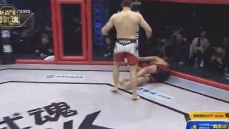 Skandaliczny nokaut w 3. sekundzie. Rywal chciał się przywitać! (WIDEO)