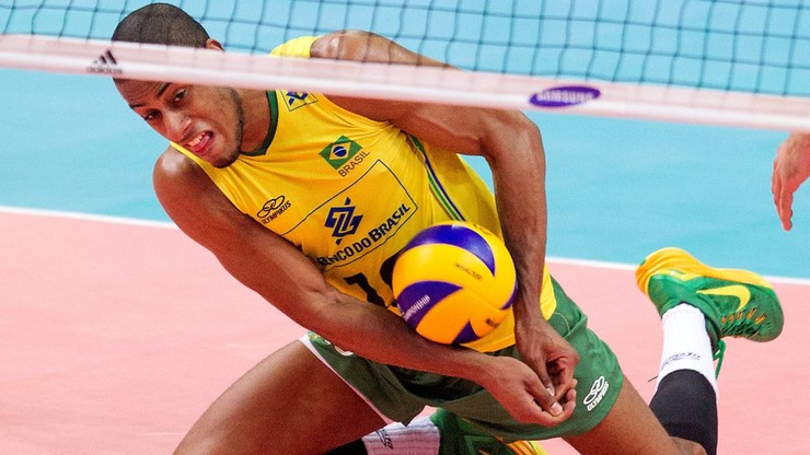 Jak natchnąć kolegów? Lucarelli demonstruje: Trzy asy serwisowe i potężny atak!