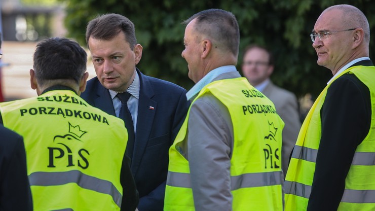 "Frasyniuk groził Jarosławowi Kaczyńskiemu. Wyraźnie słyszałem". Błaszczak o sobotniej kontrmanifestacji