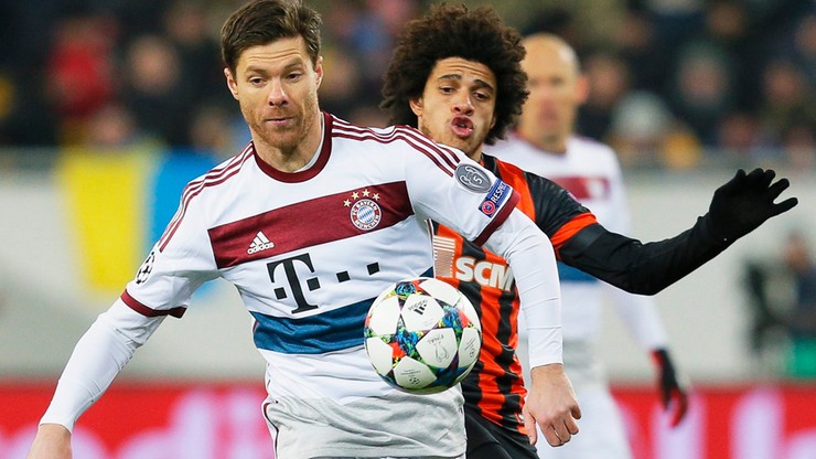 "Niebezpieczny remis" Bayernu - piłkarze wściekli na sędziego