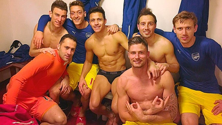 Kostyrki: Zaręczyny, ciąża i burza piaskowa